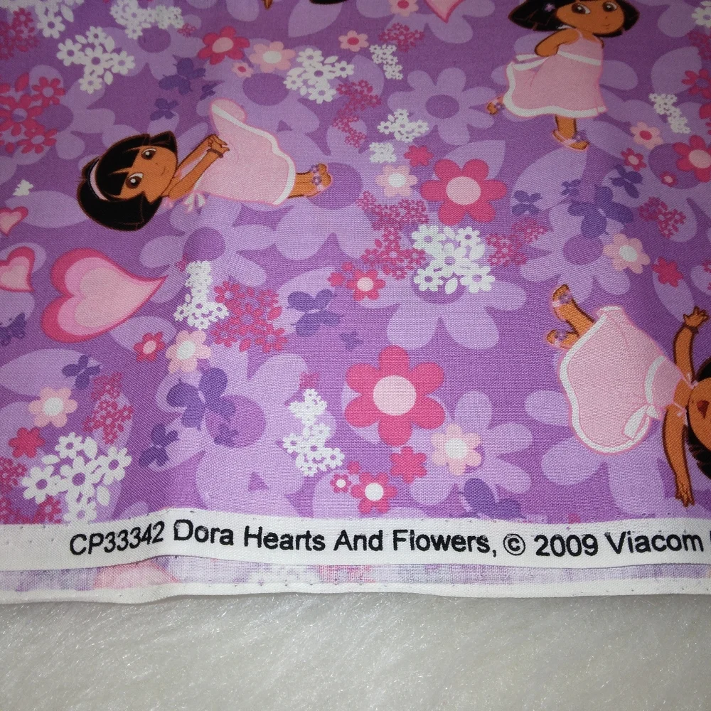 FABRIC Dora The Explorer, Dora Hearts and Flowers CP33342 licensed 2009
